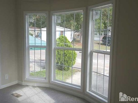 5th image of 4676 Thoroughbred Dr