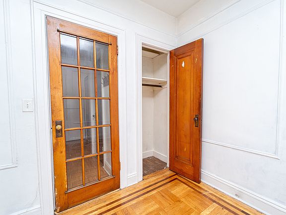 3rd image of 23-09 33rd St #1X