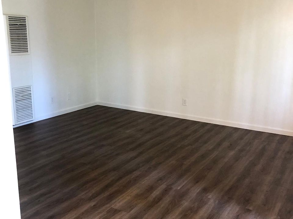 2nd image of 7332 Newlin Ave #F