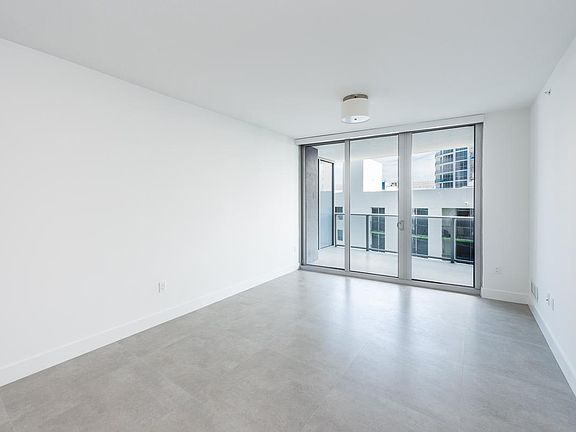 4th image of 488 NE 18th St Unit 3408