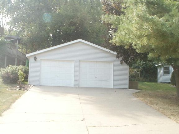 3rd image of 1205 Elgin Ave