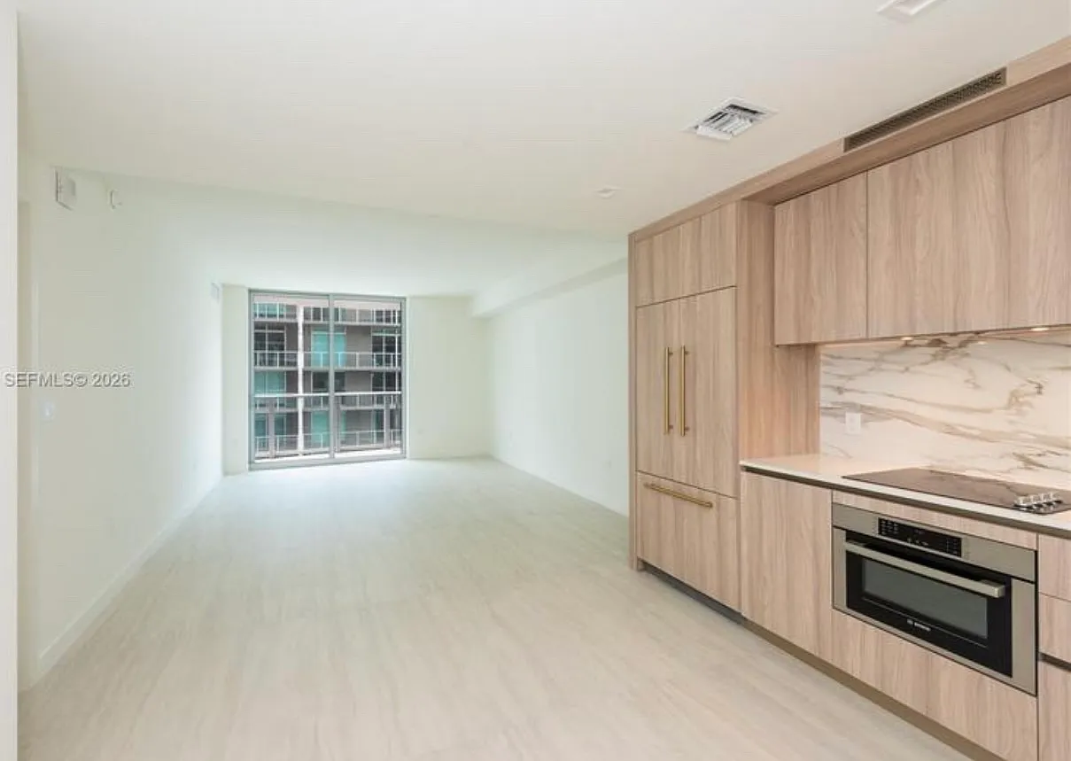 1 bed, 862 sqft, $5,100 — Photo 2