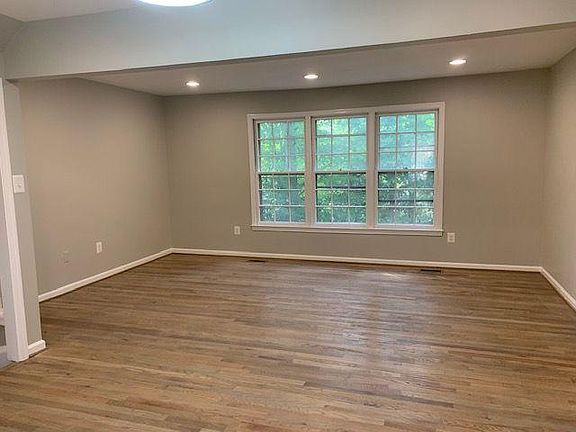 4th image of 11914 Bargate Ct