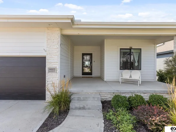 4603 Lawnwood Dr, Papillion, NE 68133