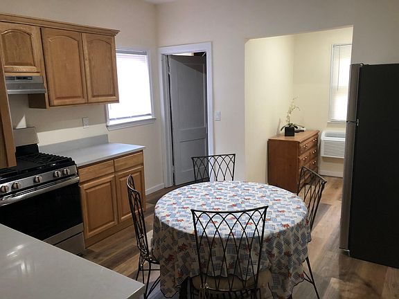 5th image of 228 Van Buren St APT 1