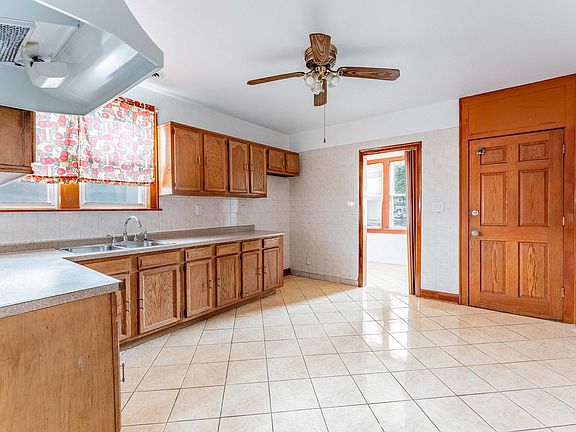 4th image of 2101 W 51st St Unit 1