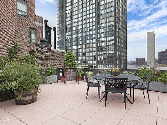 4th image of 10 Mitchell Pl APT 10D