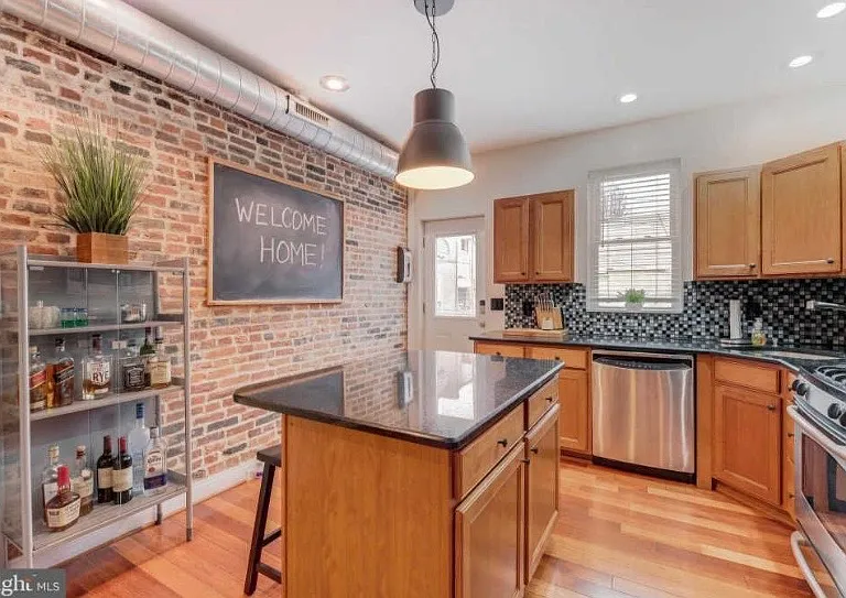 1409 E Clement St — Photo 10
