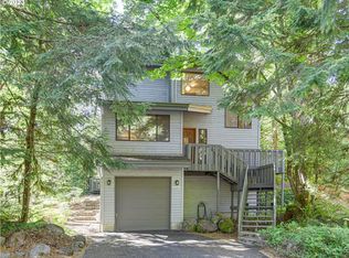 64698 E Sandy River Ln, Rhododendron, OR 97049