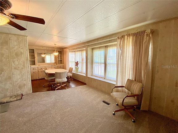 4th image of 1656 Foxway Dr