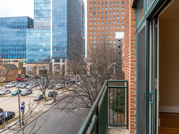 5th image of 444 Blount St #328