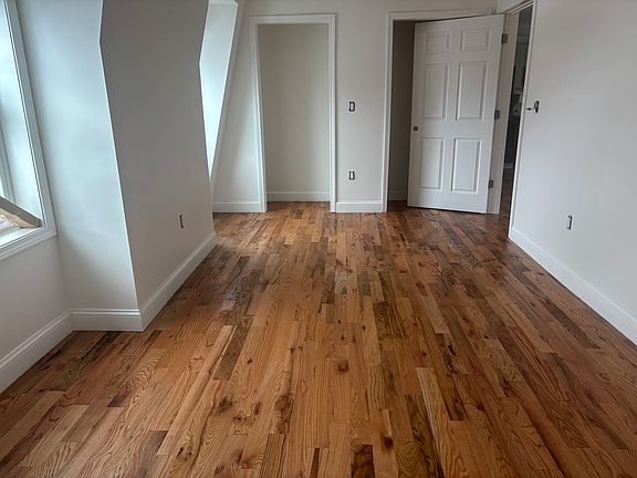 4th image of 54 Oak St Floor 3