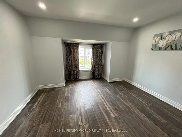 19 Britannia Ave — Photo 14