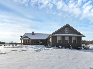4945 Memorial Ln, Little Suamico, WI 54141
