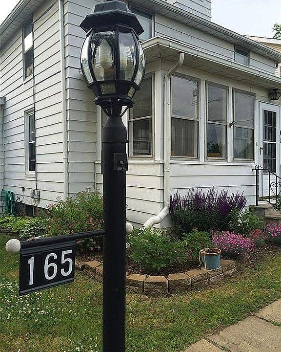 2nd image of 165 N Andrews St