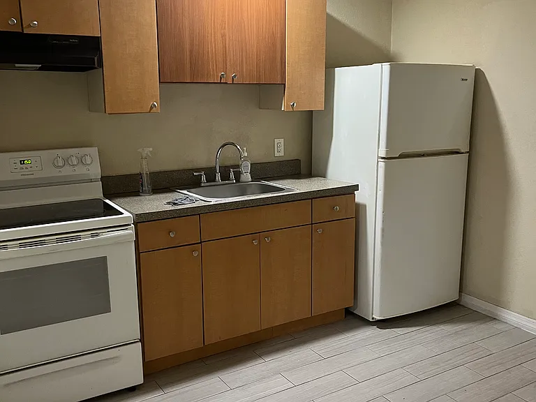 1409 W Burger St — Photo 8