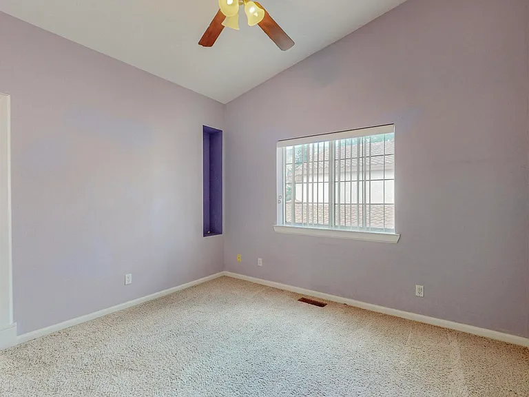 13612 Vic Rd NE — Photo 7