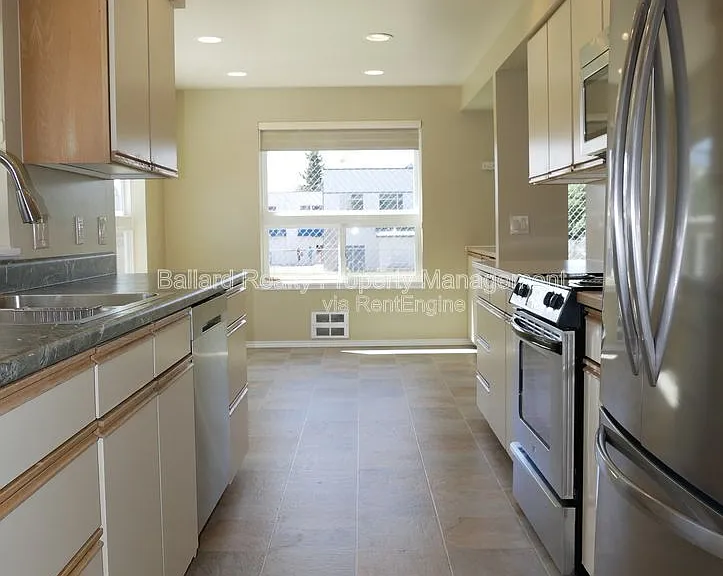 1737 NW 64th St — Photo 11