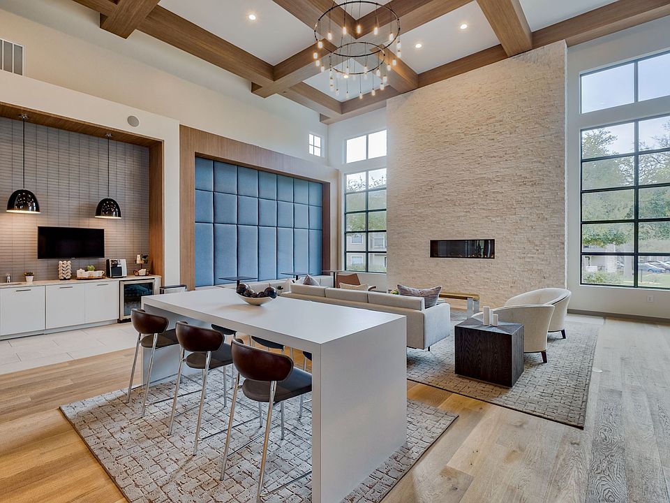 Clubhouse lounge