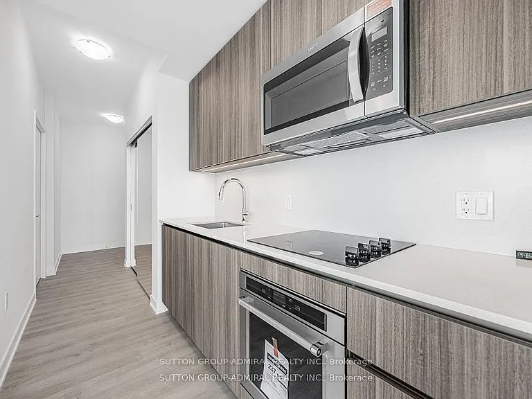 15 Richardson St #1017 — Photo 6