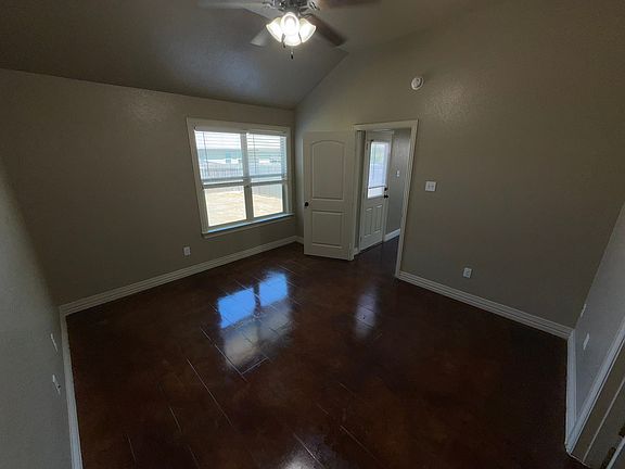 4th image of 606 Ferrara Cir #A