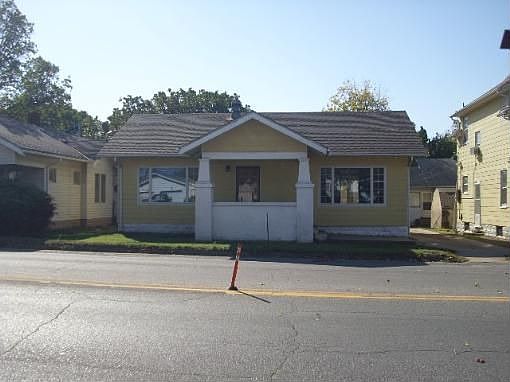 1st image of 306 E 15th St