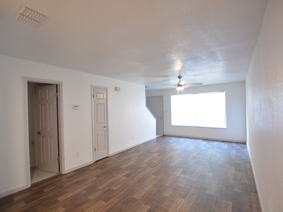 3rd image of 810 Plum St