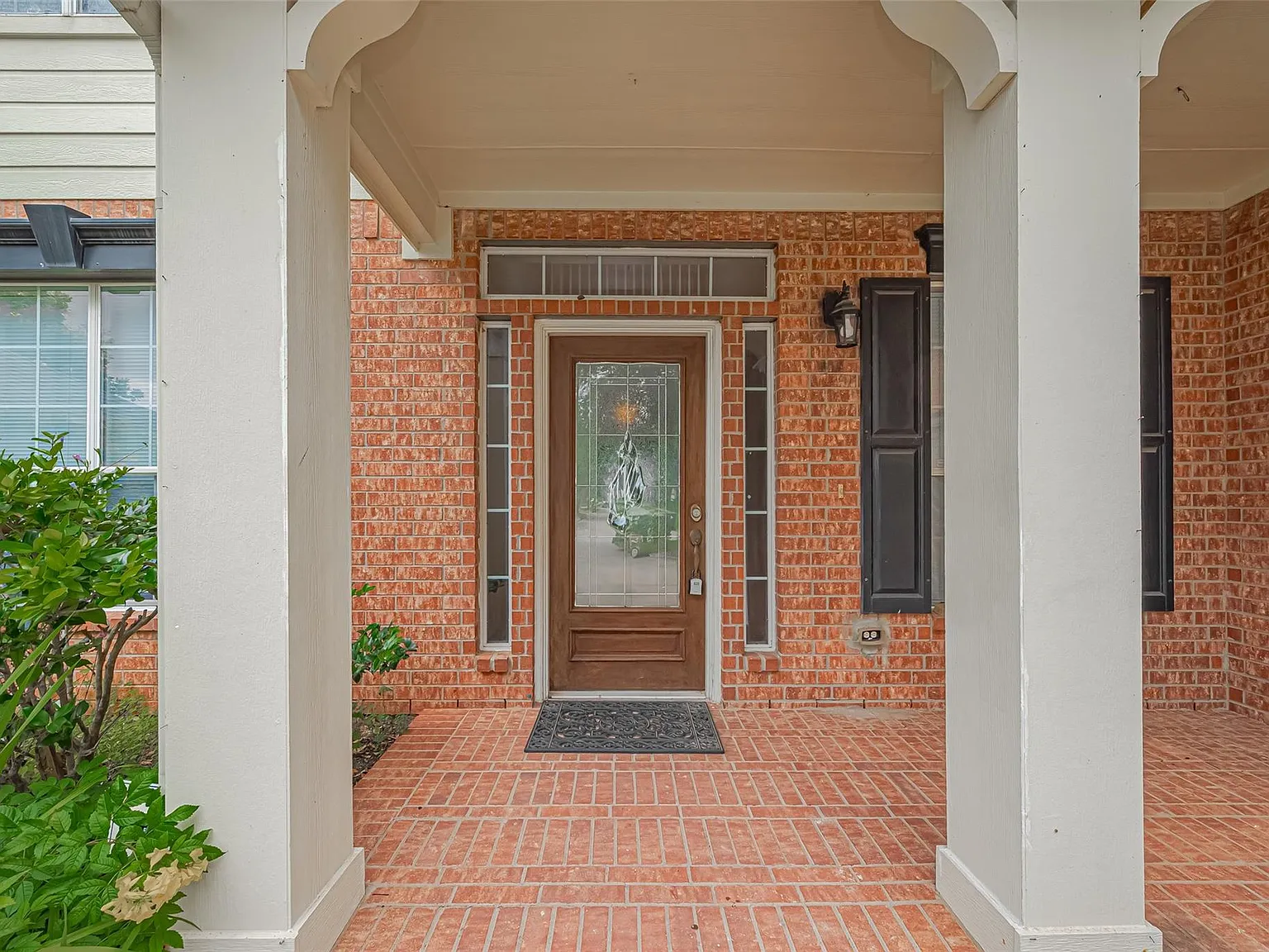 6 bed, 3.0 bath, 3436 sqft, $3,300 — Photo 3