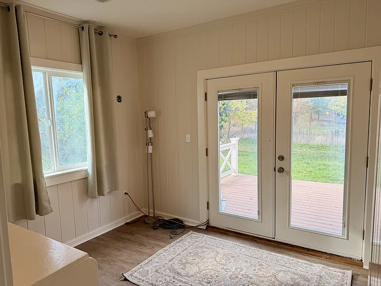 2099 Emigrant Creek Rd — Photo 10