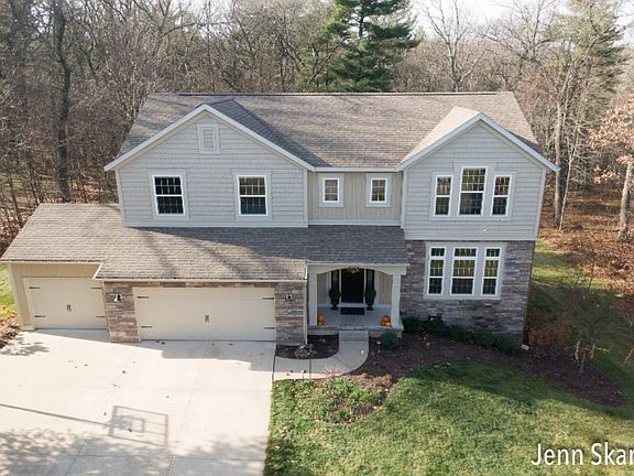 4th image of 8793 Camelot Dr NE
