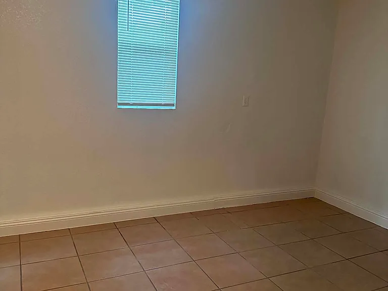 3560 N Delaware Ave — Photo 12