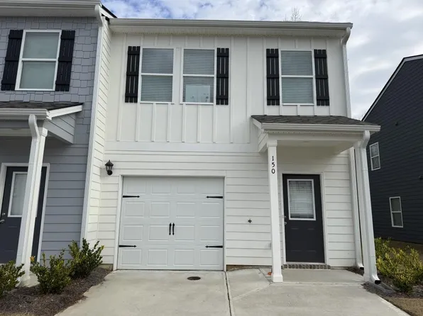 150 Village Green Dr, Adairsville, GA 30103