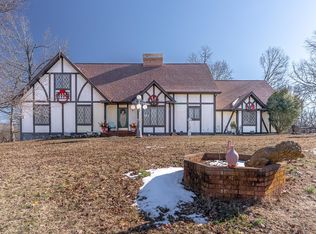 938 N Fairview Rd, Mammoth spring, AR 72554