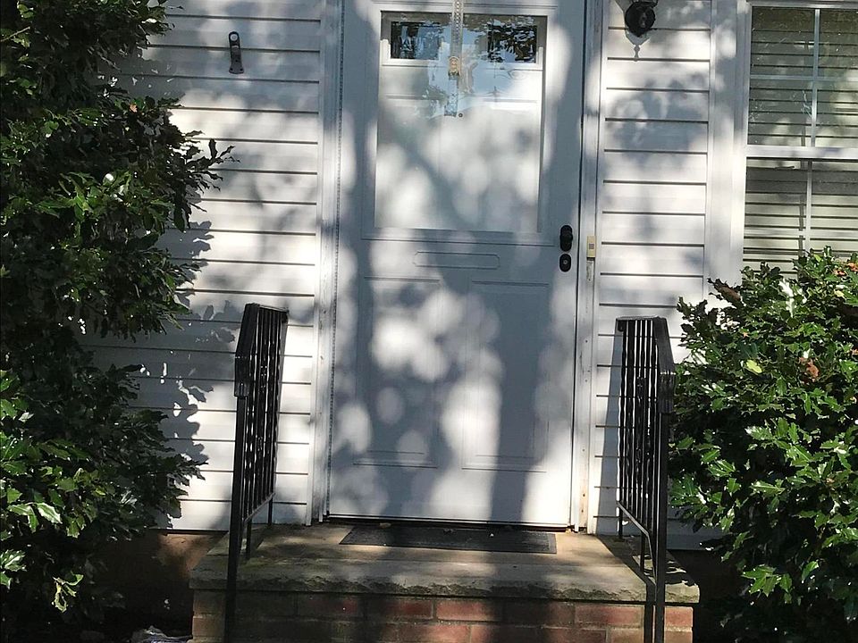 1st image of 121 Corbin Ave
