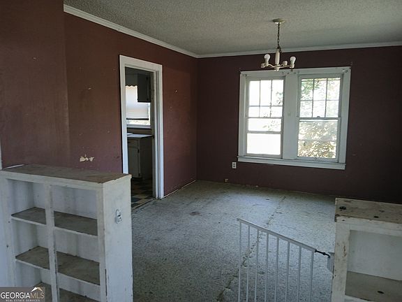 4th image of 702 N Church St