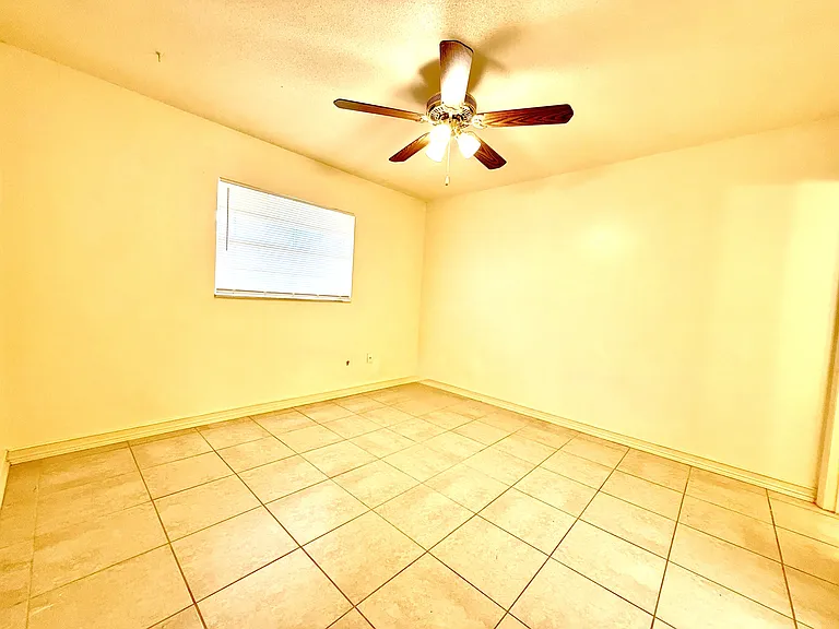 1950 W Lake Brantley Rd — Photo 13
