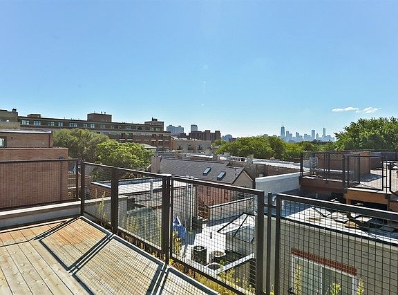 3rd image of 1047 W Belmont Ave APT 4F