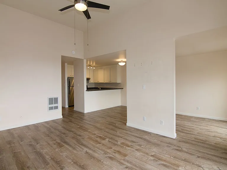 765 Rand Ave Apartments — Photo 31