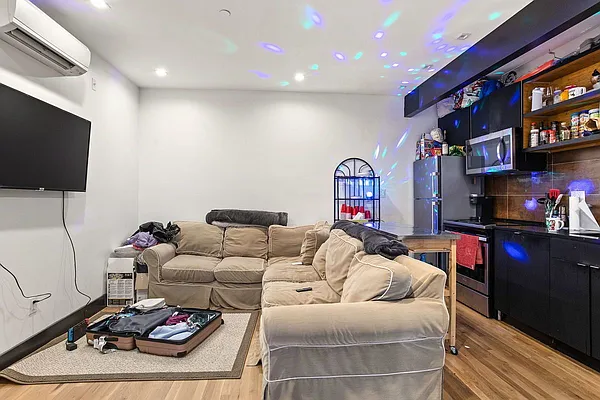 Rented by Oxford Property Group | media 12