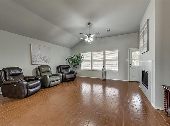 5th image of 108 Cobblestone Dr