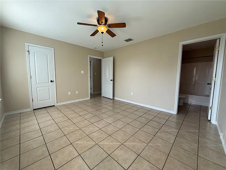 622 Webb St — Photo 10