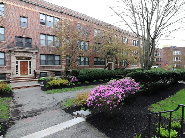 20 Park St #2 — Photo 2