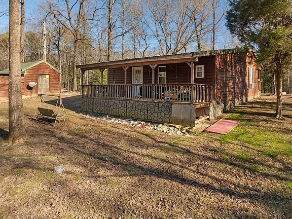 3rd image of 2861 Vine Hill Rd