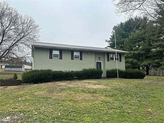 2nd image of 135 S Moose Eye Rd