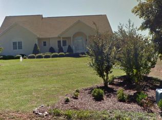 104 Pointe O Woods Dr, Huddleston, VA