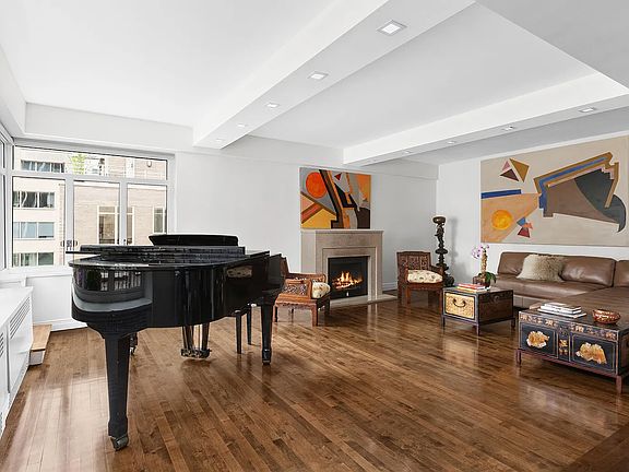 3rd image of 25 W 54th St Penthouse B