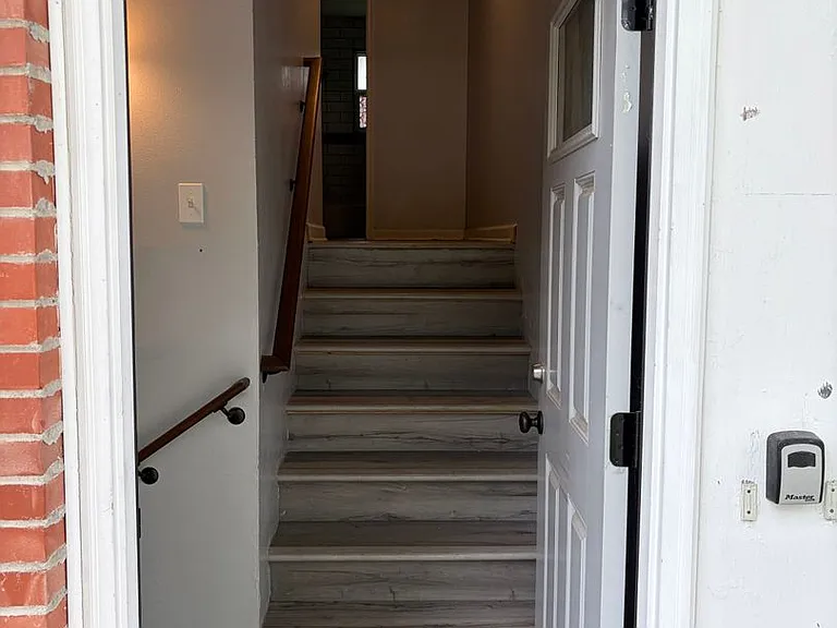 811 S Fairview Rd — Photo 13