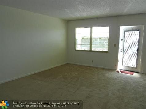 5th image of 3073 Oakridge Dr #F