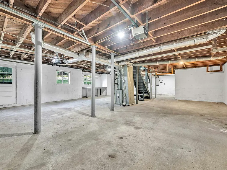 1112 Violet Dr — Photo 23