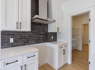 15679 18th Ave SW, Edmonton, AB T6W 5E1